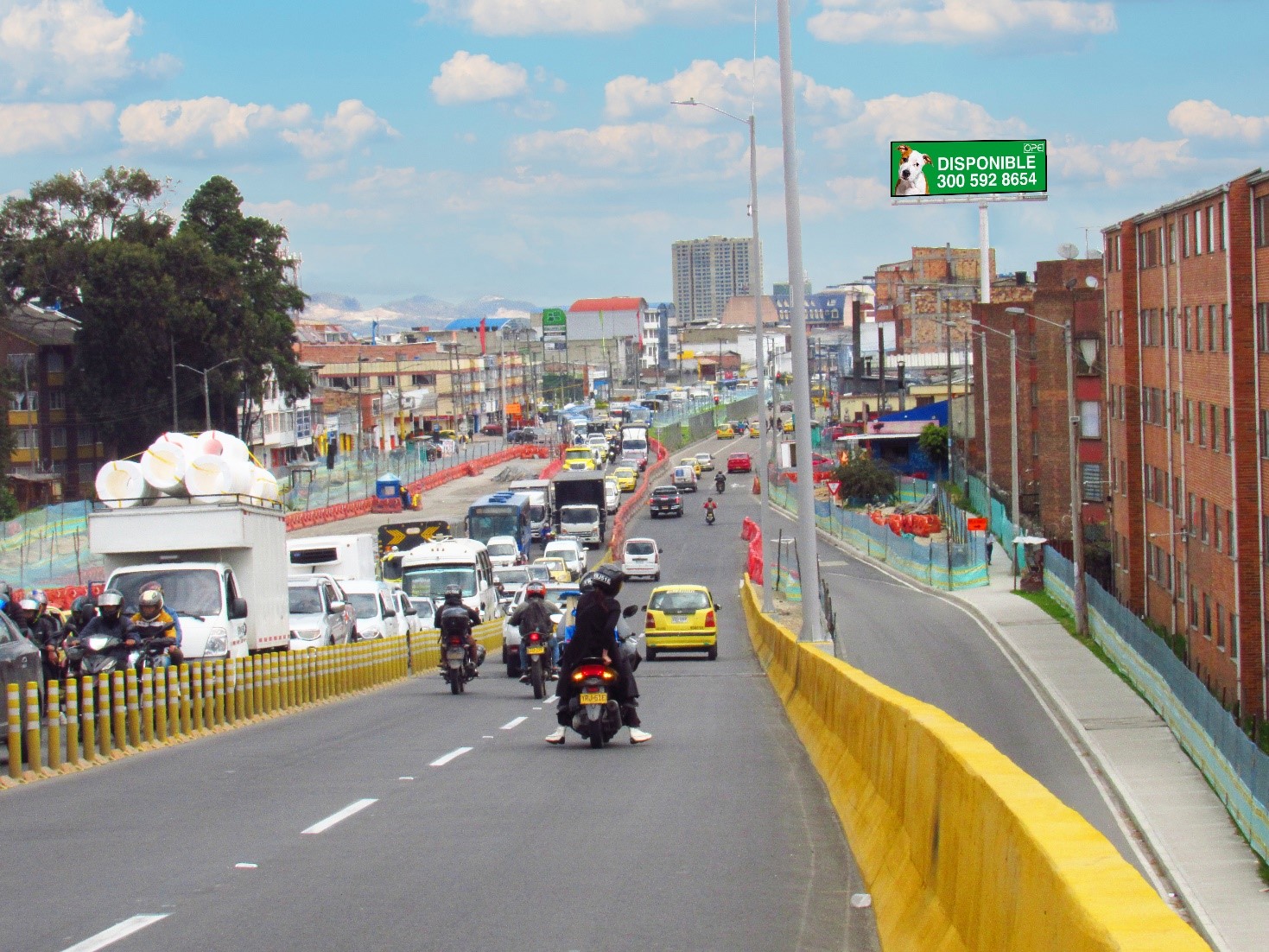 Av. 1 de Mayo con 56